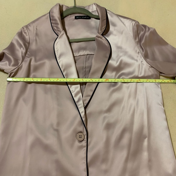 Ecru Studios mauve pink satin blazer with contrasting navy piping, size small - Picture 7 of 10